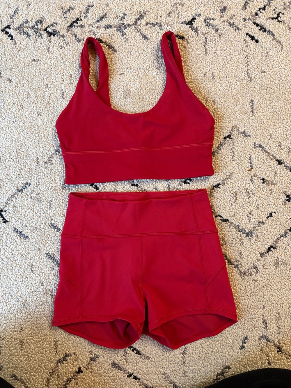 Lululemon set Red sz 6 EUC